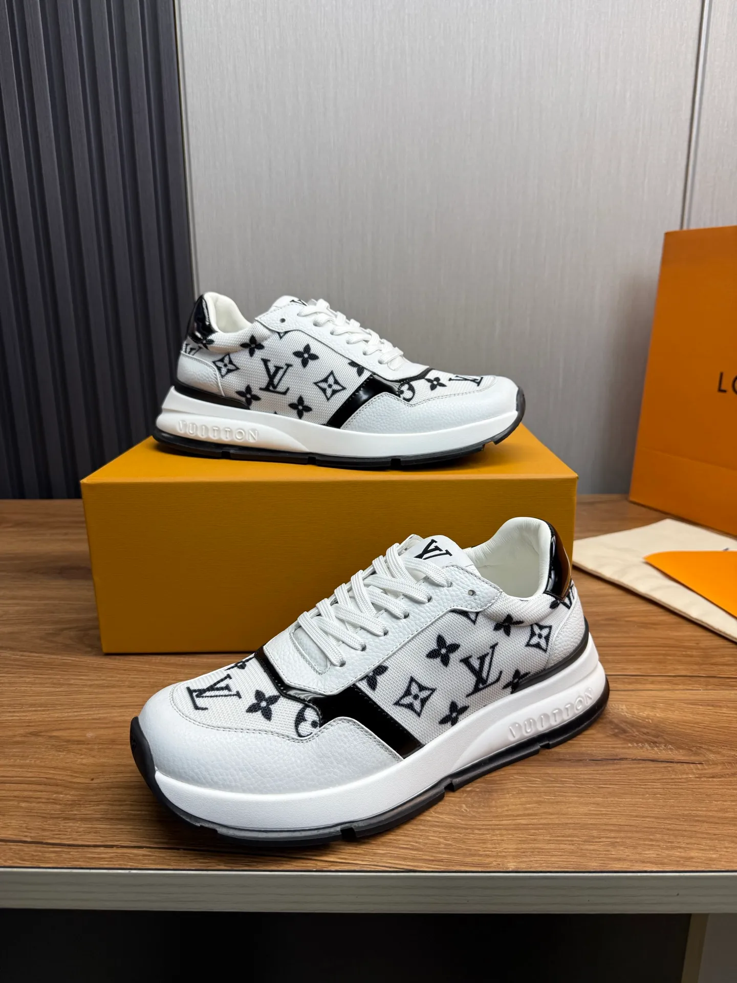 Men's shoes 💰800💰 LOUIS VUITTON [Luden Yiwei] Brand new trendy Lv is on the market 🎁, casual and fashionable men's shoes 👟Original 1:1 shipment✅ The upper is made of imported brand leather + cowhide lining, the original wear-resistant rubber outsole, the version is simple and elegant, exclusive for trendy men. 38-44 (customized at 38.45)